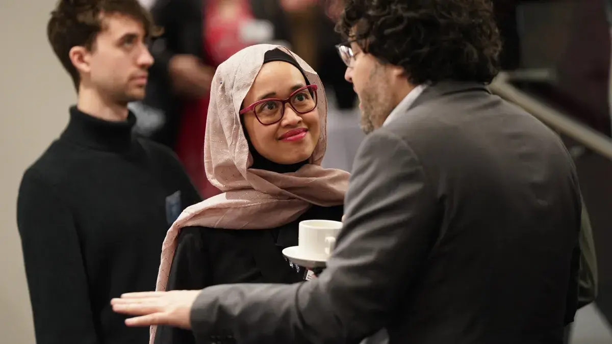 VBI participant engaged in conversation with a potential investor at our 2025 Joint Showcase Event