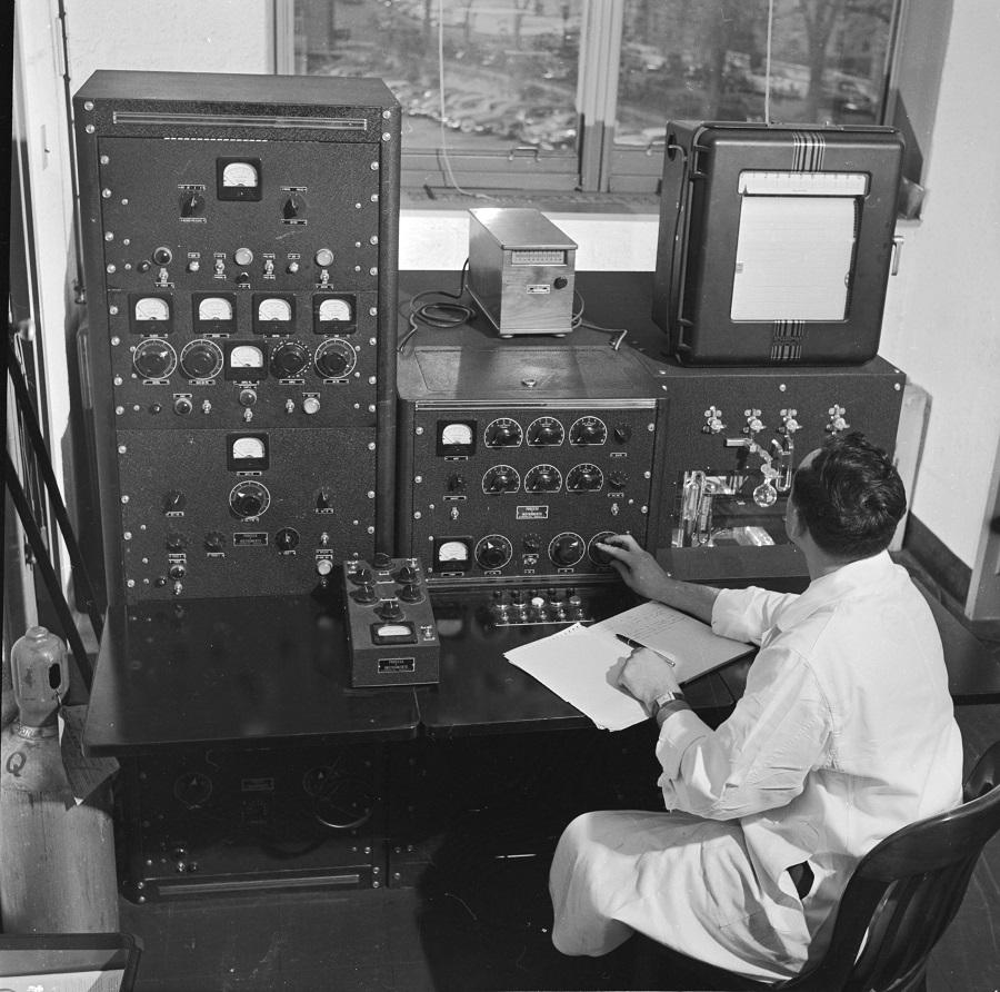 Scientist working with an early computer.